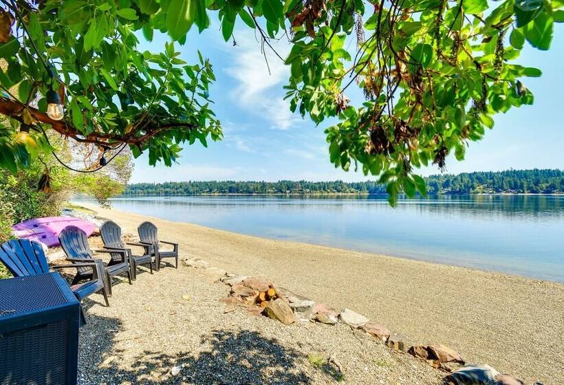 Dreamy Wooded Cabin With Private Beach & Kayaks!