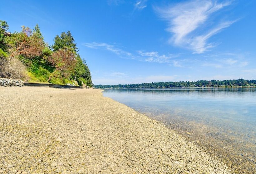 Dreamy Wooded Cabin With Private Beach & Kayaks!