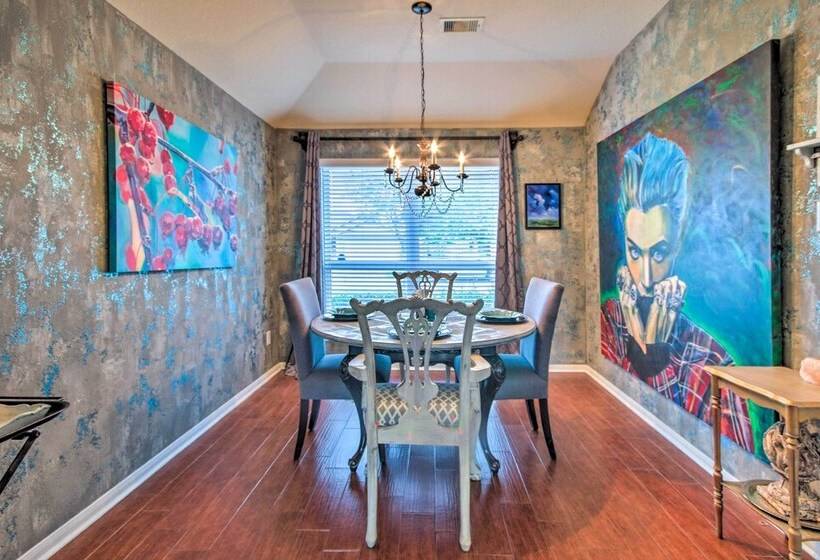 Eclectic Katy Home W/ Yard & Community Pool!