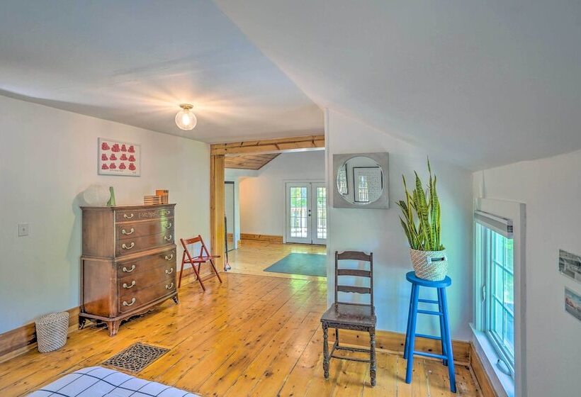 Eclectic Troy Home W/ Hot Tub   Pet Friendly!