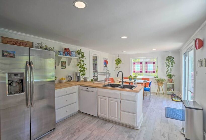 Eclectic Troy Home W/ Hot Tub   Pet Friendly!