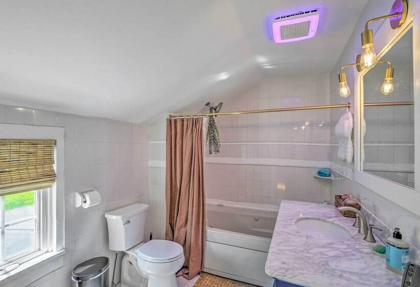 Eclectic Troy Home W/ Hot Tub   Pet Friendly!