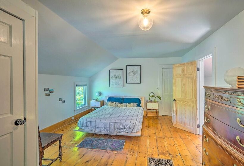Eclectic Troy Home W/ Hot Tub   Pet Friendly!