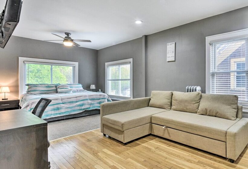 Elegant Detroit Home W/ Yard ~ 5 Mi To Dtwn!