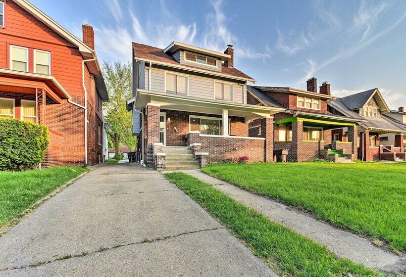 Elegant Detroit Home W/ Yard ~ 5 Mi To Dtwn!