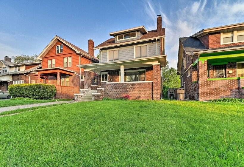 Elegant Detroit Home W/ Yard ~ 5 Mi To Dtwn!
