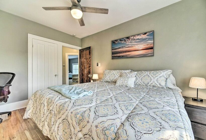 Elegant Detroit Home W/ Yard ~ 5 Mi To Dtwn!