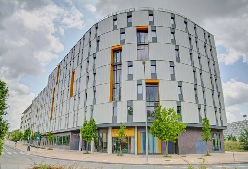 Estudios Y Habitaciones Modernas En Pamplona, Sk