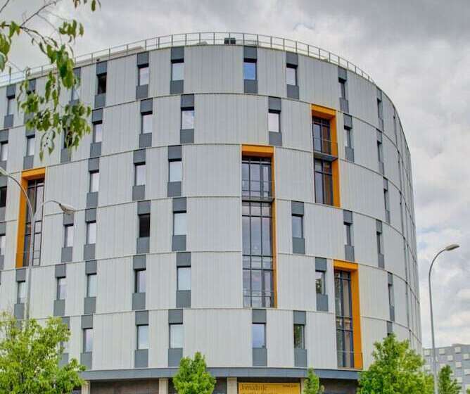 Estudios Y Habitaciones Modernas En Pamplona, Sk