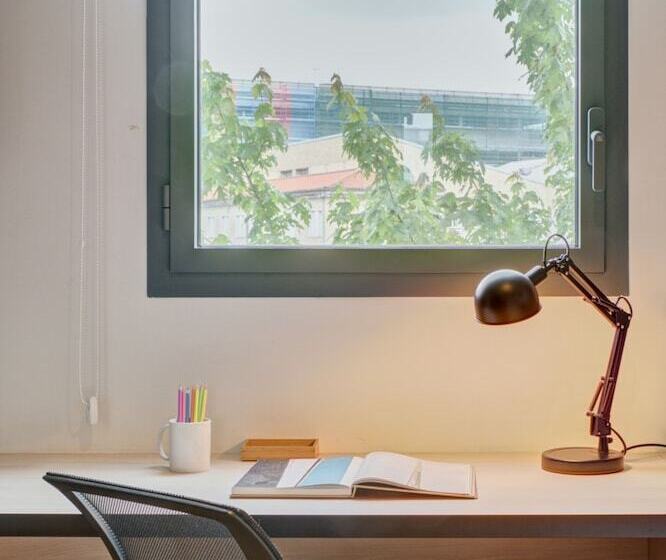 Estudios Y Habitaciones Modernas En Pamplona, Sk