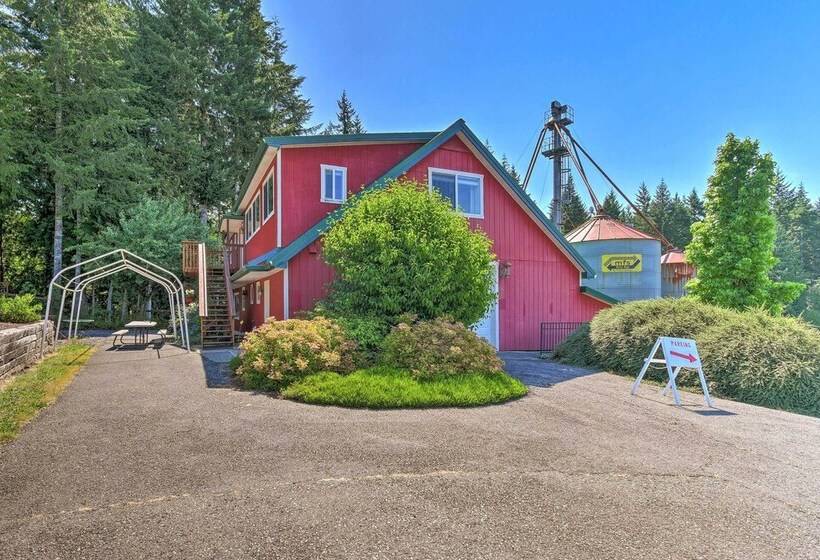 Chehalis Retreat W/ Scenic Views!
