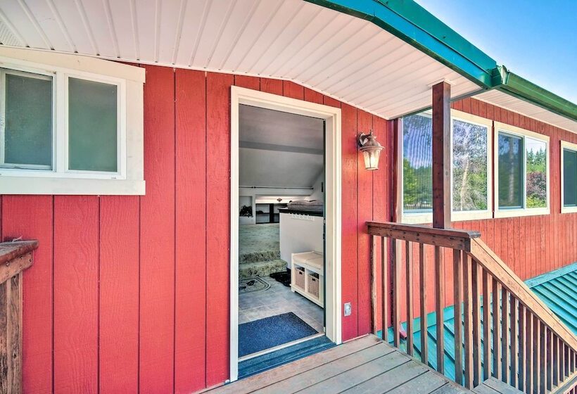 Chehalis Retreat W/ Scenic Views!