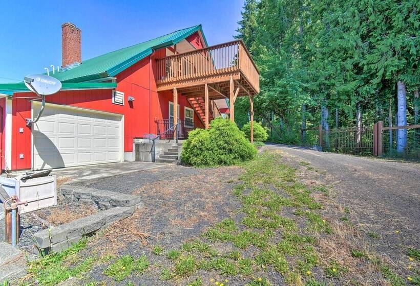 Chehalis Retreat W/ Scenic Views!