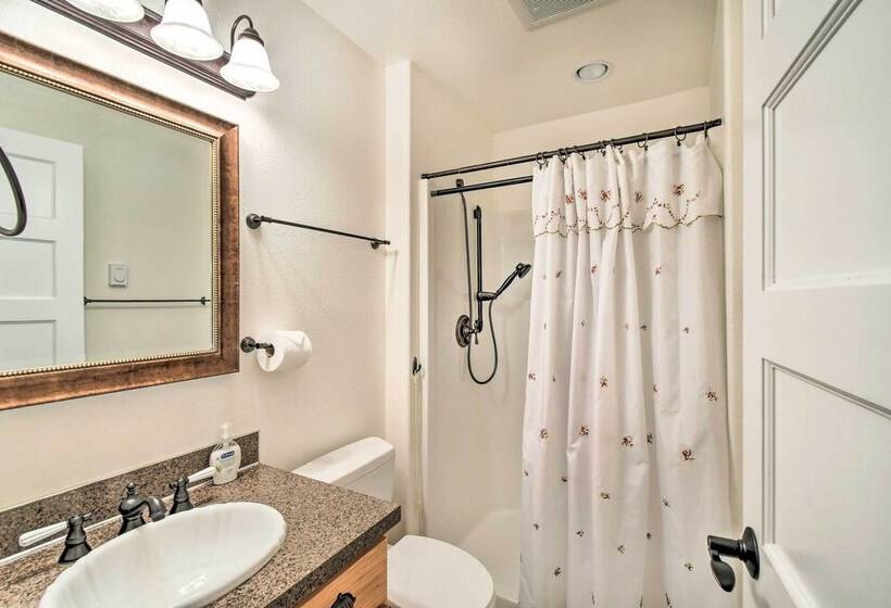 Chehalis Retreat W/ Scenic Views!