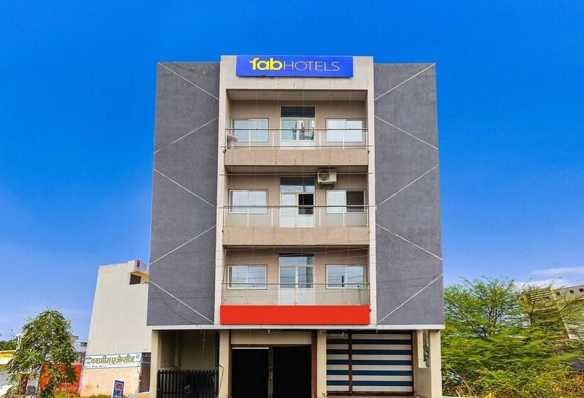 Fabhotel Parihar Palace