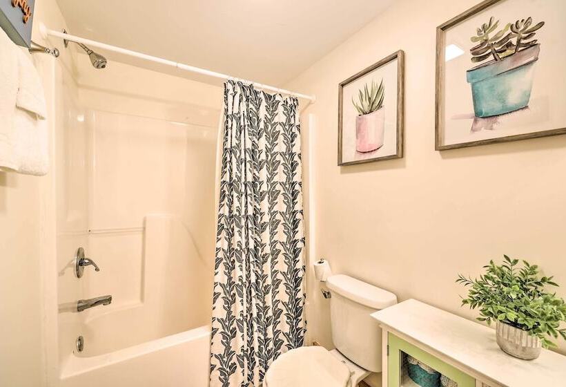 Family Friendly Cabin By Golf Course & Marina