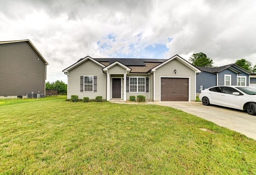 Family Friendly Home: 9 Mi To Clarksville Speedway