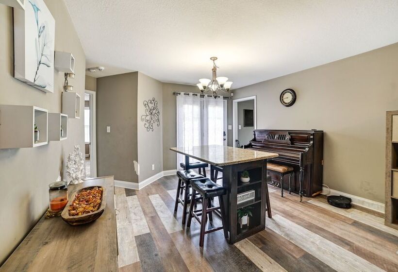 Family Friendly Home: 9 Mi To Clarksville Speedway