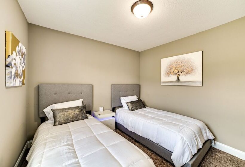 Family Friendly Home: 9 Mi To Clarksville Speedway