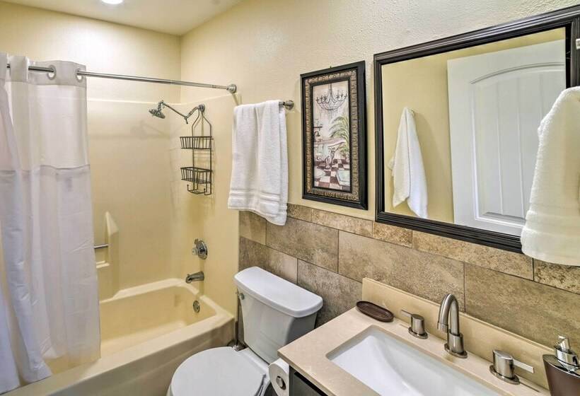 Family Friendly Home W/ Basketball Court!