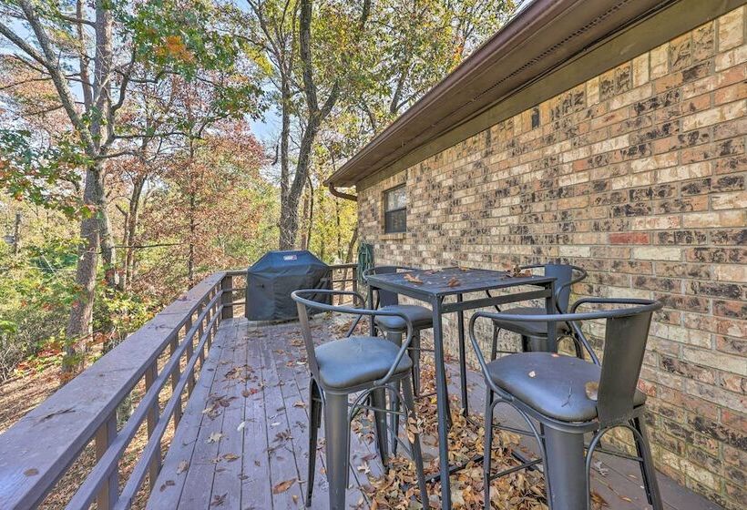 Family Friendly Hot Springs Hideaway W/ Yard!