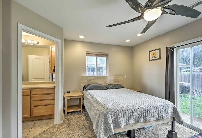 Forested Flagstaff Getaway: Garden, Gas Grill