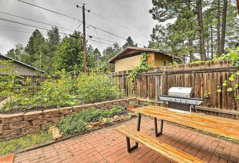 Forested Flagstaff Getaway: Garden, Gas Grill