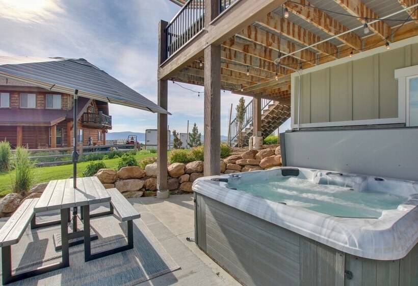 Garden City Gem: Private Hot Tub & Game Room!