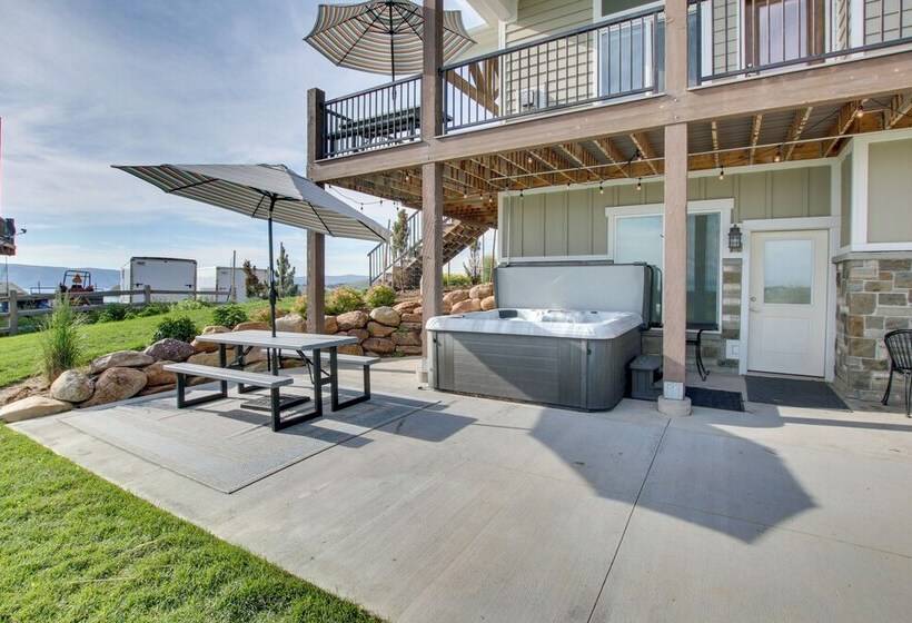 Garden City Gem: Private Hot Tub & Game Room!