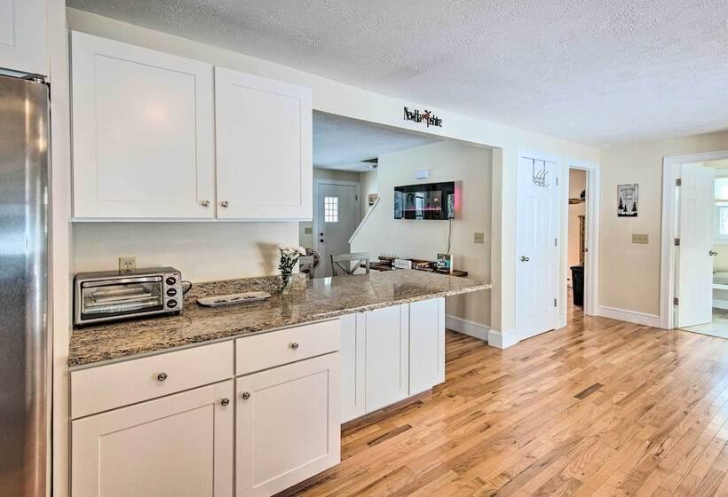 Gilford Home W/ Forest View, By Lake Winnepesaukee