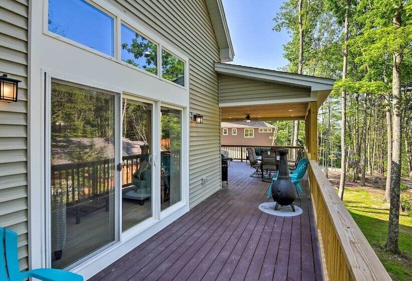 Covered Deck, Grill & Game Room: Gilford House!