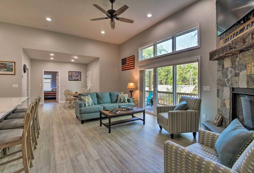 Covered Deck, Grill & Game Room: Gilford House!