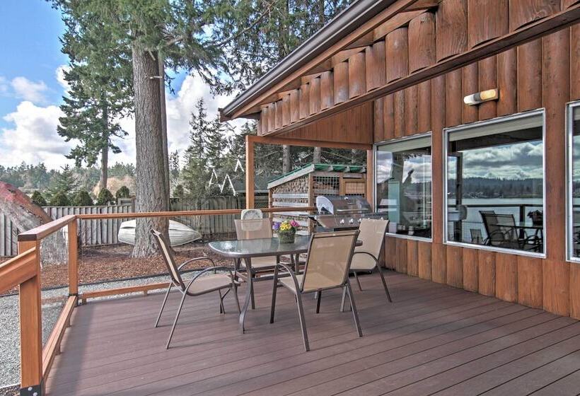 Gorgeous Poulsbo Waterfront Home On Liberty Bay!