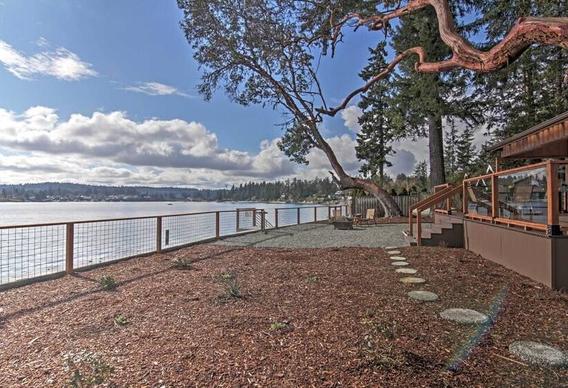 Gorgeous Poulsbo Waterfront Home On Liberty Bay!