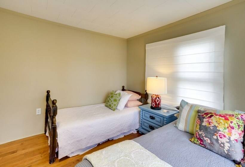 Grand Junction Lake Home: 13 Mi To South Haven!