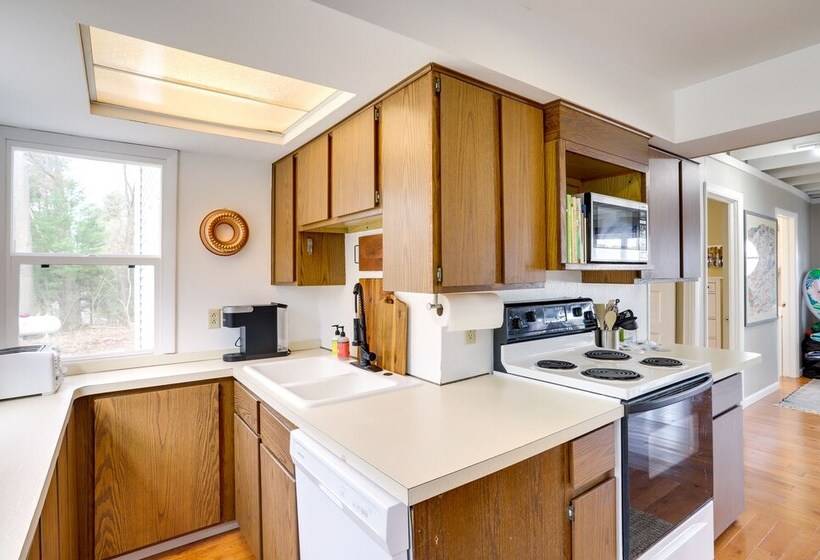 Grand Junction Lake Home: 13 Mi To South Haven!