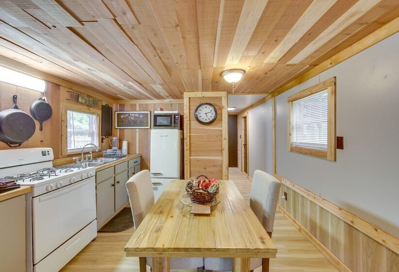 Hemphill Home W/ Community Perks < 1 Mi To Water!