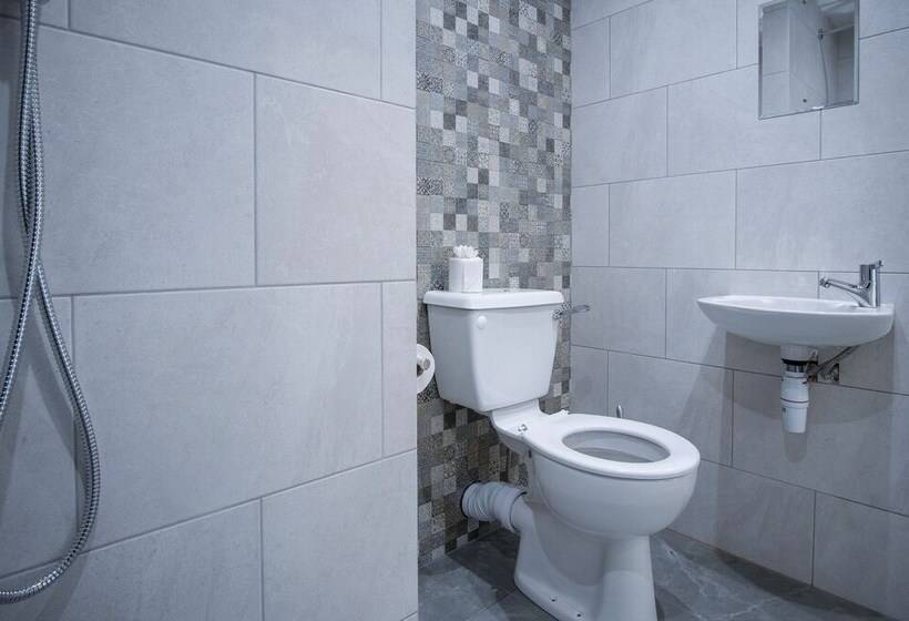 Hill House Country Estate   Princes Gate