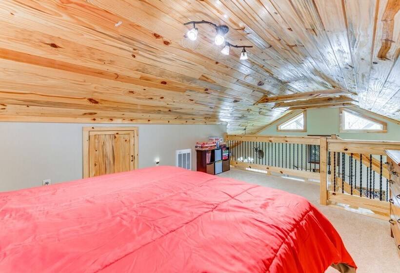 Hillside Cabin + Grill   Near Smoky Mountains