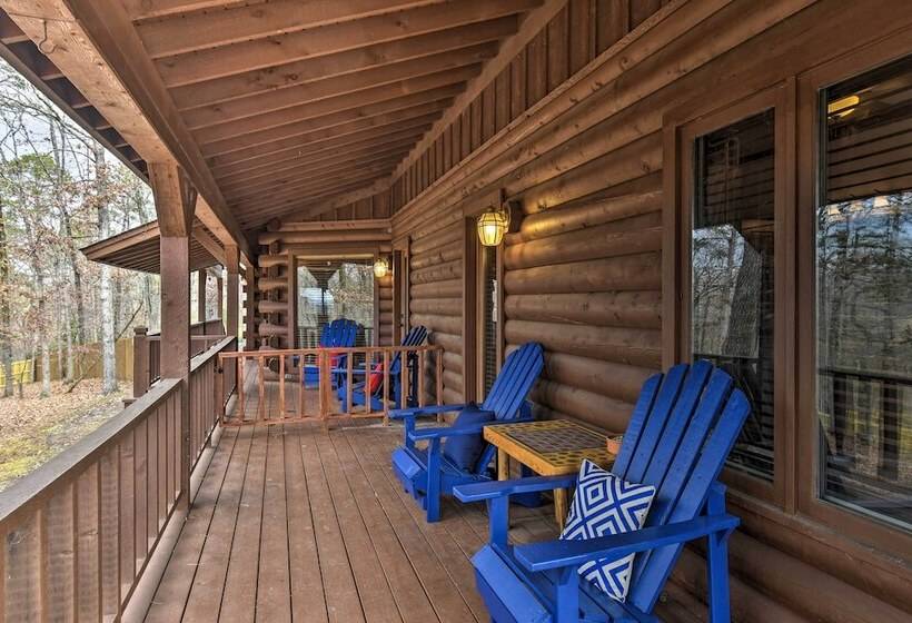 Hot Tub, Grill: Hilltop Log Cabin In Hot Springs!