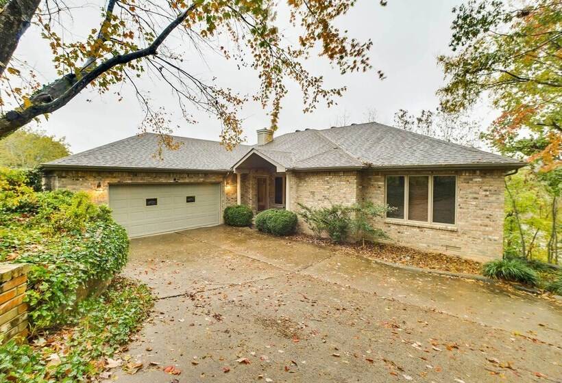 Home In Bella Vista W/ Deck & Lake Windsor Views!