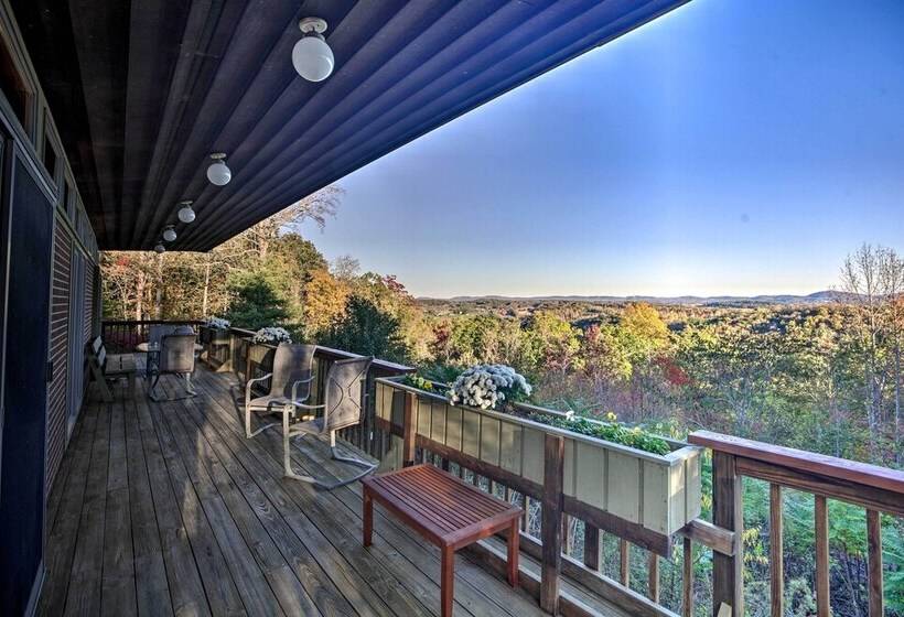 Home With Wraparound Deck + Blue Ridge Mtn Views!