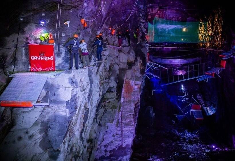 פונדק Waterfall Country Escape