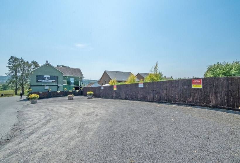 פונדק Waterfall Country Escape