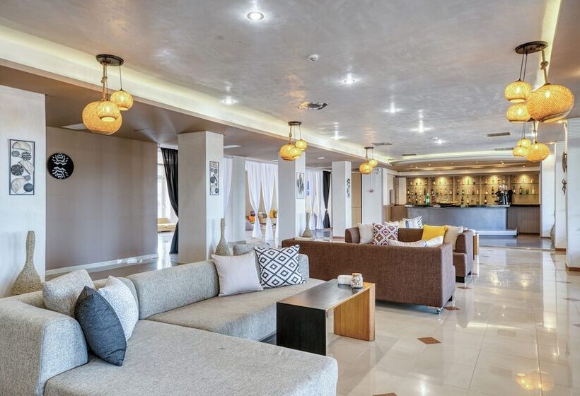 בית מלון כפרי Black And White Boho Resort