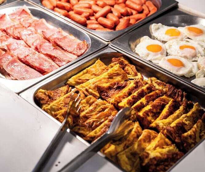 בית מלון כפרי Black And White Boho Resort