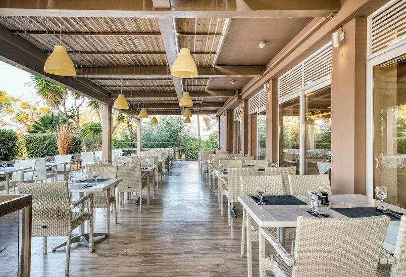 בית מלון כפרי Black And White Boho Resort