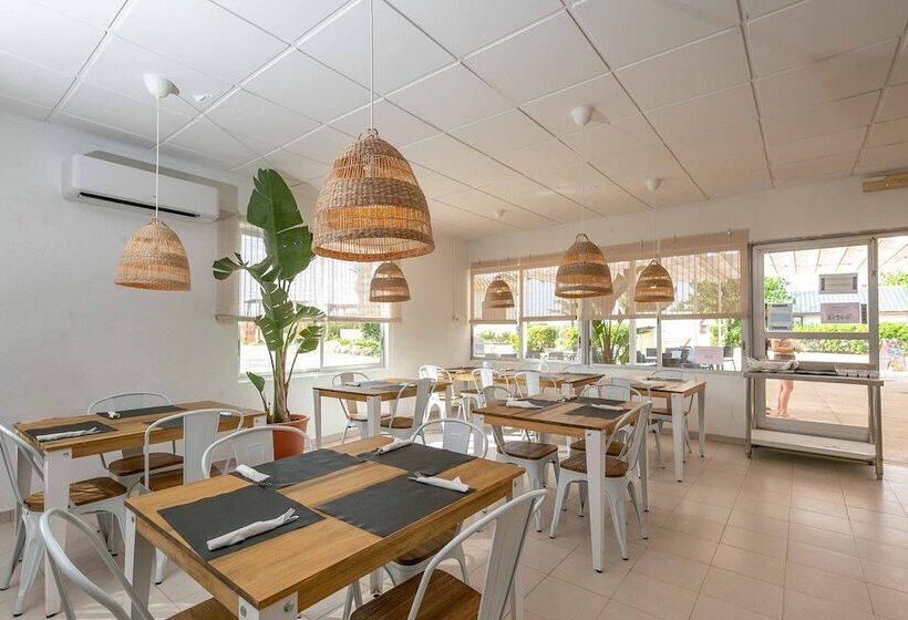 Отель Camping Tres Estrellas Mediterráneo