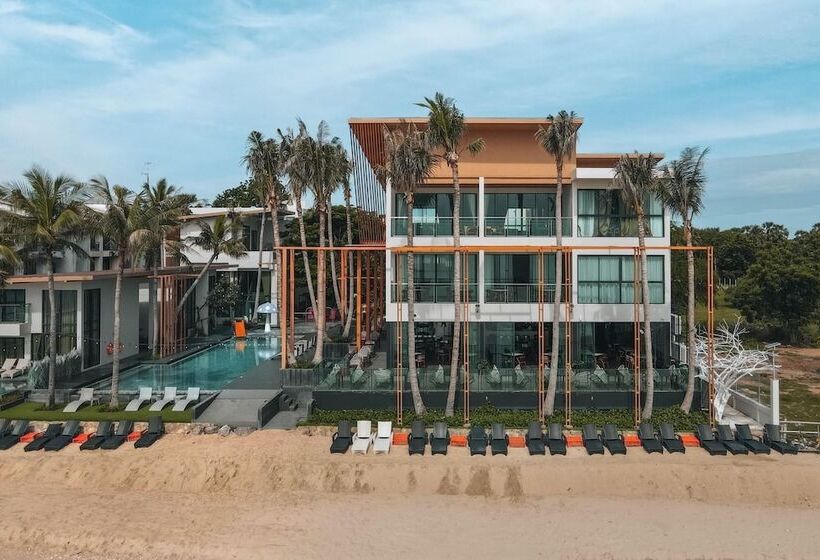 Отель Eco Cozy Beachfront Resort Chaam