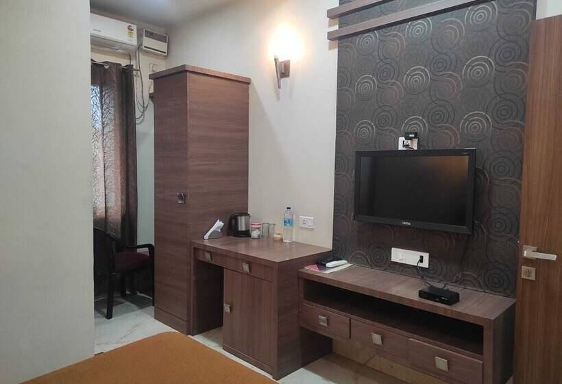 فندق Holiday Palace